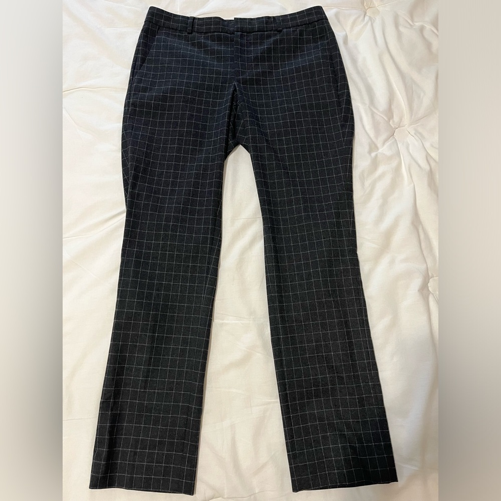 Banana Republic“Ryan” charcoal gray women’s pants with subtle checks, size 4